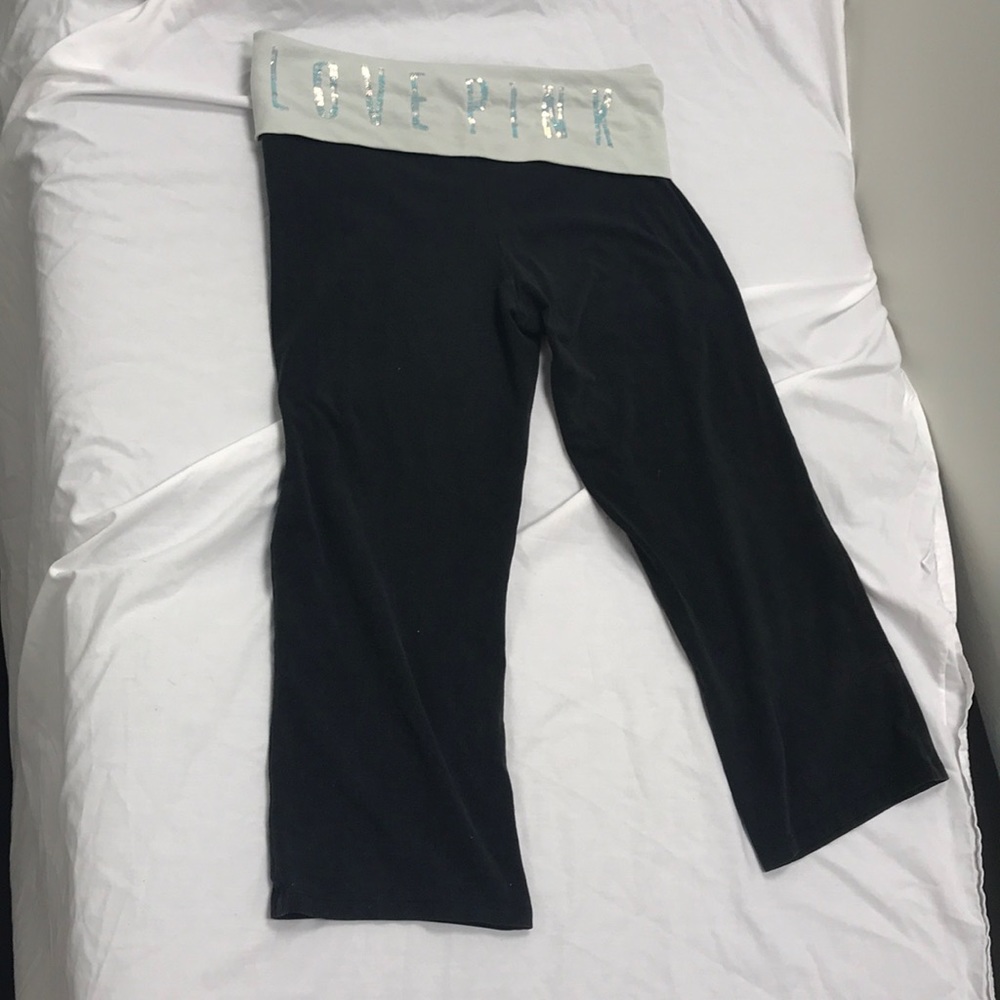 Medium Victoria secret pink Capri leggings